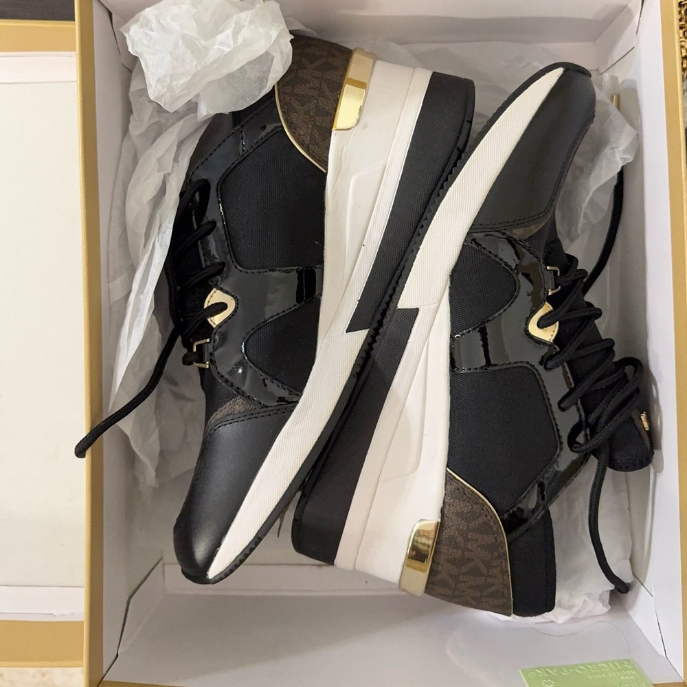 MICHAEL KORS Liv Trainer Sneakers – Black | US 9M | Like New